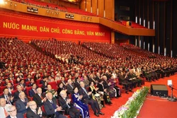 越共十三大第三天议程：与会代表就大会的各项文件进行讨论