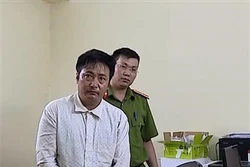 山罗省公安破获非法运输案 缴获5块海洛因砖和3万颗合成毒品