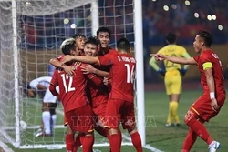 2018年AFF CUP: 越南三比零大胜柬埔寨 获得A组第一名