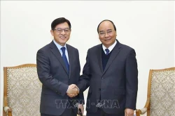 阮春福会见韩国三星越南电子有限责任公司总经理沈沅焕