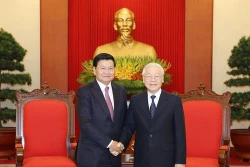 越共中央总书记、国家主席阮富仲会见老挝总理通伦 