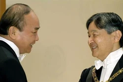 政府总理阮春福圆满结束出席日本德仁天皇即位庆典之行