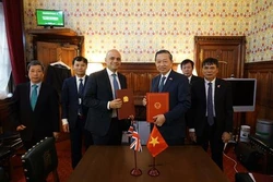 越英两国签署预防打击拐卖人口犯罪合作备忘录