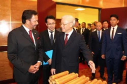 文莱苏丹圆满结束对越南进行的国事访问