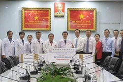 中国驻胡志明市总领事探访大水镬医院