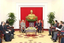越共中央书记处常务书记陈国旺会见日越友好议员联盟特别顾问