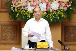政府总理阮春福主持召开越共十三大经济社会小组第六次会议