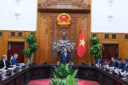 政府总理阮春福会见在越投资的中国企业代表团