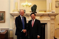 范平明与英国领导会晤 出席越英企业论坛