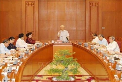 越共中央总书记、国家主席阮富仲主持召开越共十三大文件起草小组会议