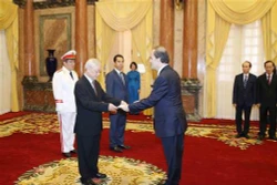 越共中央总书记、国家主席阮富仲会见外国新任驻越大使