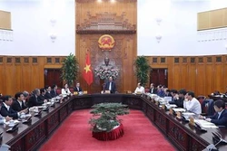 政府总理阮春福与薄寮省领导班子举行工作会议