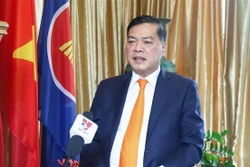 新加坡总统访越之旅有助于升格双边关系和深化两国战略伙伴关系