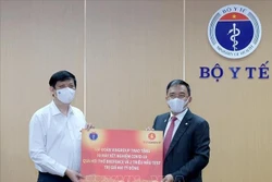 Vingroup捐赠总值达2000万美元的30台呼吸式新冠病毒检测仪