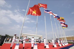第32届东运会体育代表团升旗仪式在柬埔寨国家体育场举行
