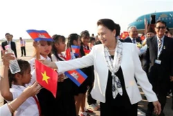 越南国会主席阮氏金银抵达暹粒 开始出席APPF- 27之行