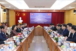 越柬加强监察领域的经验交流