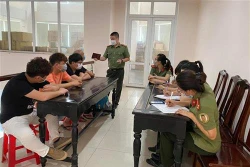 新冠肺炎疫情： 4名中国公民因违反出入境规定被驱逐出境