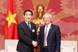 越南国会副主席汪周刘会见中国全国人大宪法和法律委员会代表团