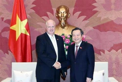 越南国会副主席冯国显：越南为外国投资商对越投资创造便利条件