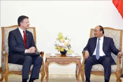 越南政府总理阮春福会见美国驻越大使