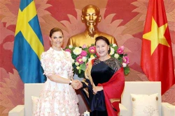 阮氏金银会见瑞典女王储维多利亚
