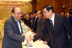 政府总理阮春福：党和国家一向重视知识分子和科学家们的地位和作用