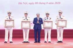 政府总理阮春福：公安力量应以为服务人民效果为竞赛目标
