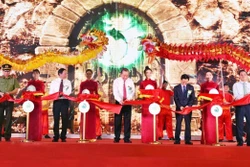 海防市吉海五星级综合休闲度假区和涂山人工海滩正式竣工投运