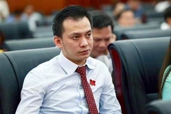 岘港市民运部常务委员会副主任阮伯景因违反《婚姻法》受到纪律处分