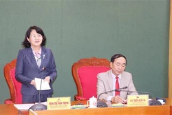 国家副主席邓氏玉盛莅临太原省调研
