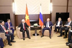 越共中央总书记阮富仲与俄罗斯总统普京举行会谈