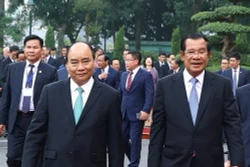 柬埔寨首相洪森圆满结束对越访问之行