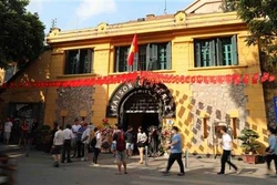  河内市旅游呈现复苏信号