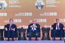 阮春福总理：越南完全可以实现经济稳步快速增长目标