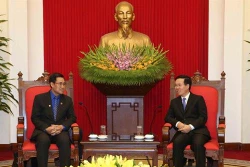越老共同推动两国青年团合作走向深入