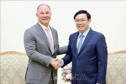 越南政府副总理王廷惠欢迎美国企业在越南开展能源合作