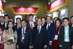 阮春福强调促进越南—韩国以及东盟—韩国关系