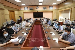 越南医疗队赴老挝协助新冠肺炎疫情防控工作：帮人如帮己