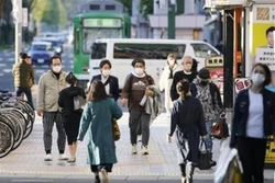 从越南前往日本的旅客将接受为期6天的隔离
