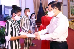 范平明出席4号富山监狱国家主席特赦令发布仪式