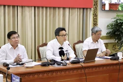越南政府副总理武德儋指导胡志明市和西南边境10省的疫情防控工作