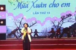 国家副主席邓氏玉盛出席第14届“赋予你春天”活动