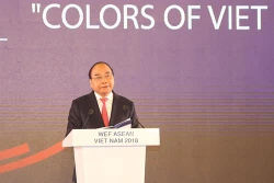 WEF ASEAN 2018: 政府总理阮春福和夫人出席2018年世界经济论坛东盟峰会欢迎晚宴