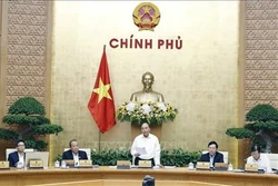 越南政府总理：政府将竭尽全力更好服务群众服务企业