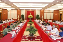 面向越共十三大：越共中央政治局与中央公安党委常委会举行工作座谈会