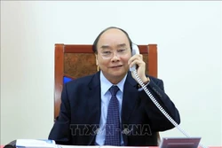 越南政府总理阮春福与菲律宾总统杜特尔特通电话