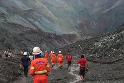 缅甸发生玉矿山体滑坡 至少80人失踪