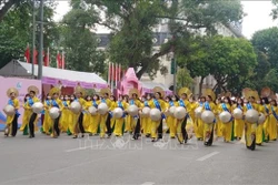 河内奥黛节：弘扬越南奥黛文化价值