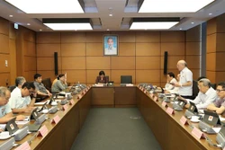 越南第十四届国会第九次会议：保护越南劳动者出国工作的权益